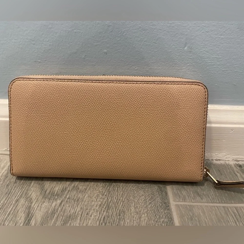 Coach Wallet - Picture 4 of 4